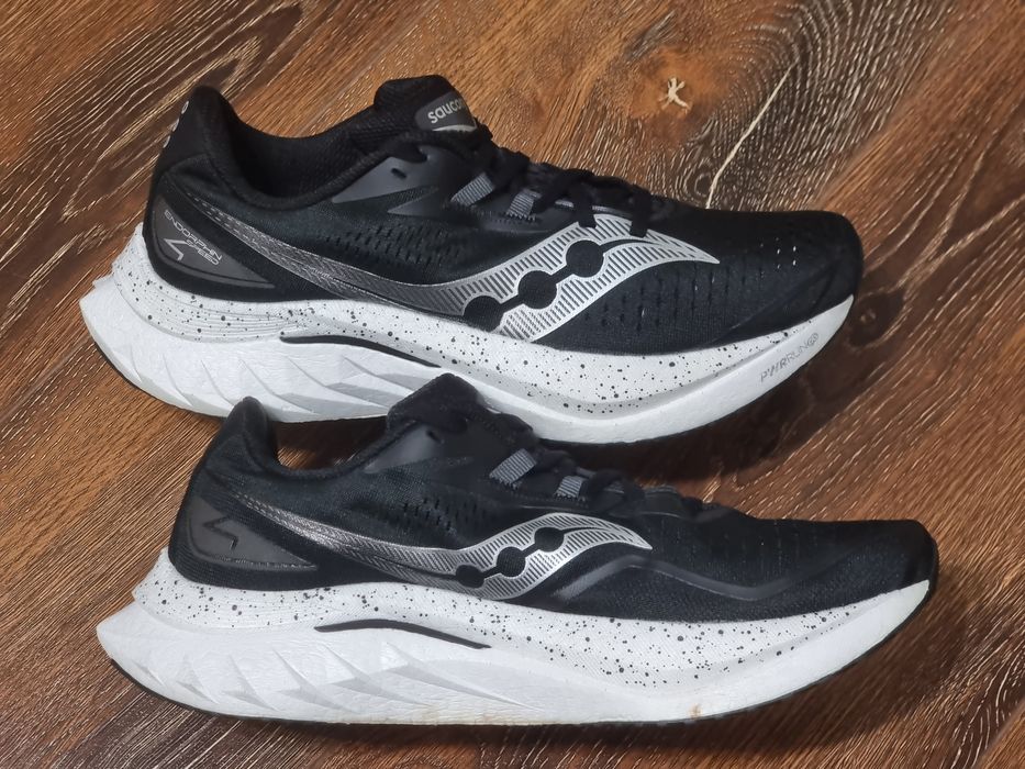 Оригінал 100% чоловічі кросівки Saucony Endorphin speed 4  EUR  43