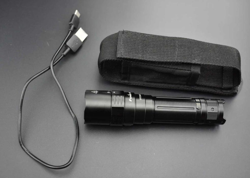 Lanterna Fenix PD40R V2.064737773456257123