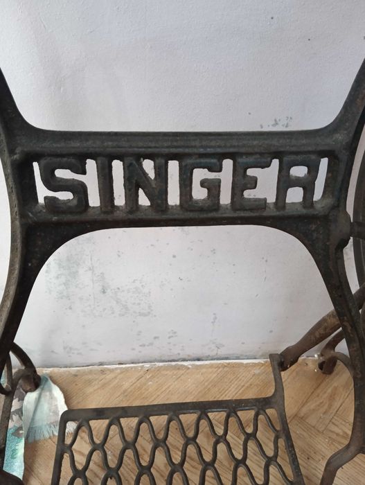 Продам швейну машину Singer