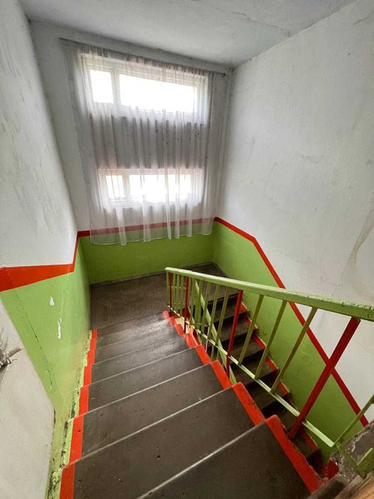 2-кімнатна з ремонтом, меблями і технікою — заїжджай і живи