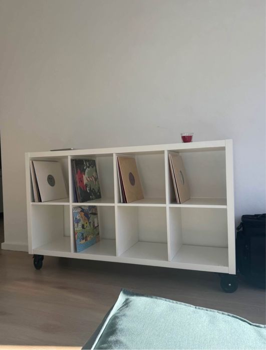Sofa sklum + bancada ikea com rodas