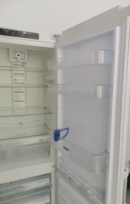 Frigorífico NO FROST de livre instalação branco.