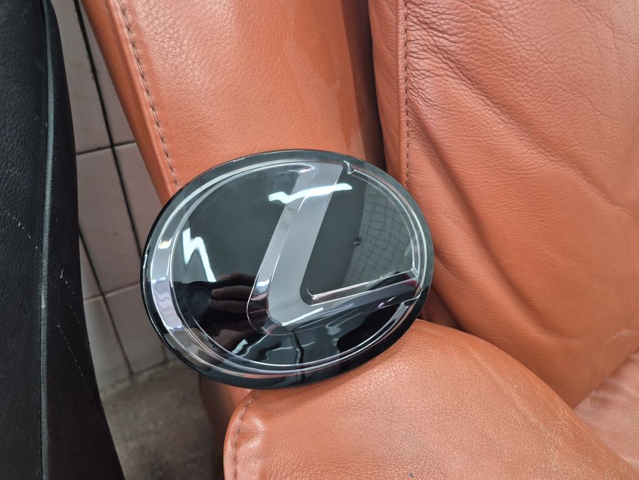 Для Lexus LX 570 передній значок (емблема решітки радіатора