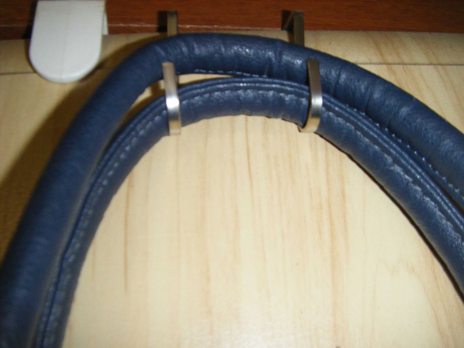 Синяя сумка-хобо на двух ручках