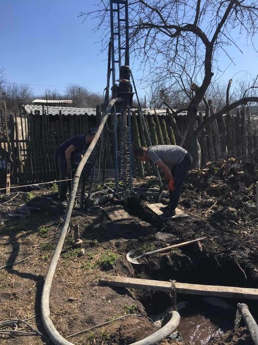 Бурение скважин в Броварском районе. Свердловина. Благоустрой.