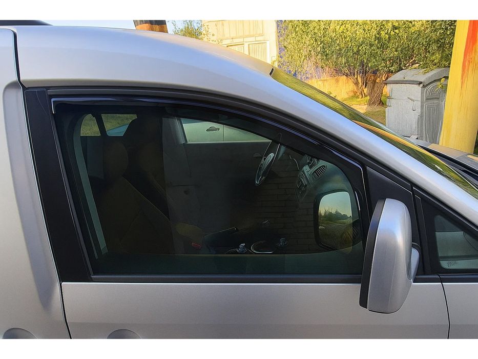 Volkswagen Caddy 2010-2015 рр. Вітровики вставні Niken Luxury (2 шт)