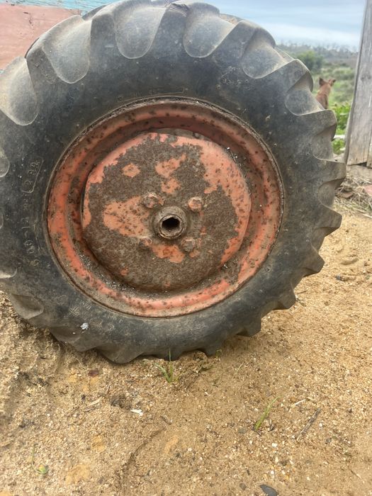 Rodas para moto enchada