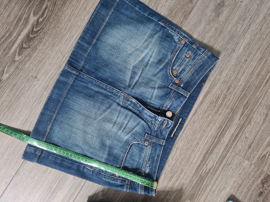 Спідниця міні для дівчини.