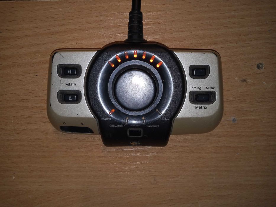 Subwoofer Logitech G51 z pilotem – kilka wejść audio, sprawny