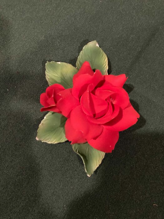 Rosa vermelha decoração (Capodimonte)