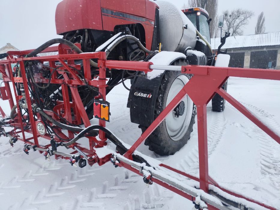 АКЦІЯ!Самохідний обприскувач CASE IH 3330
