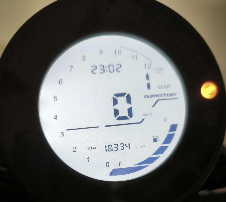 QJMotor SRV 125 - Em excelente estado