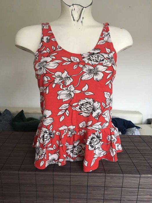 Hippie flower power Hawaii red top
XS Terranova