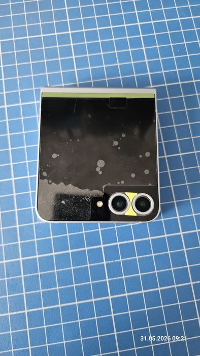Samsung Galaxy Z Flip6