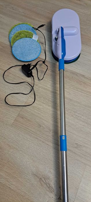 Hurricane Floating Mop универсальная аккумуляторная швабра
