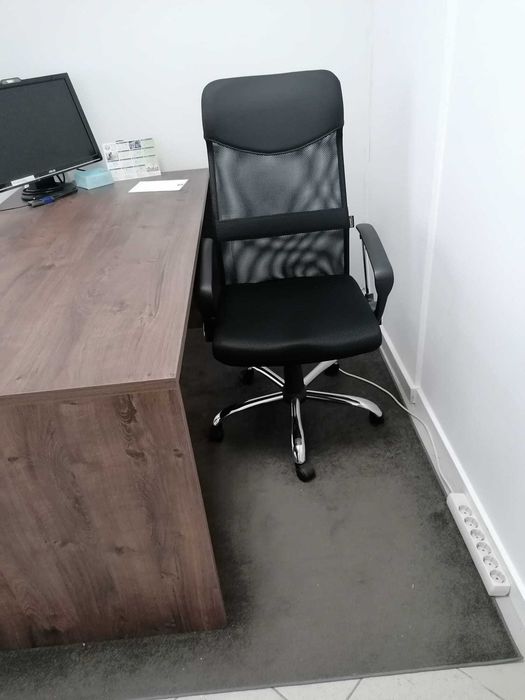 Secretaria em castanho escuro