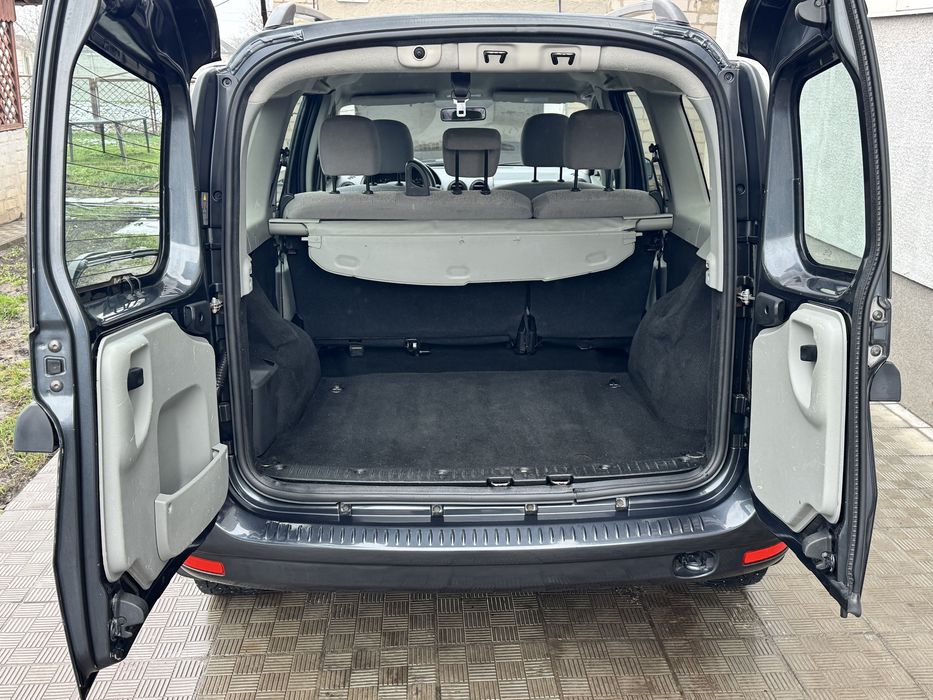 Дача Логан MCV 2010 рік 1.6.