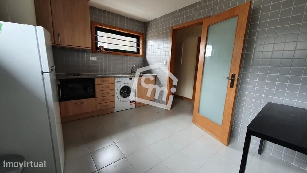 T0 com garagem em Paranhos