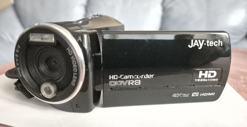 Цифрова Full HD відеокамера Jay-Tech DDV-R81, поворотний екран,як нова