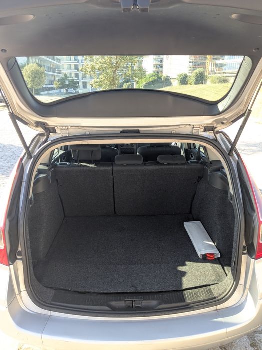 Renault Mégane Break — fotografia 7
