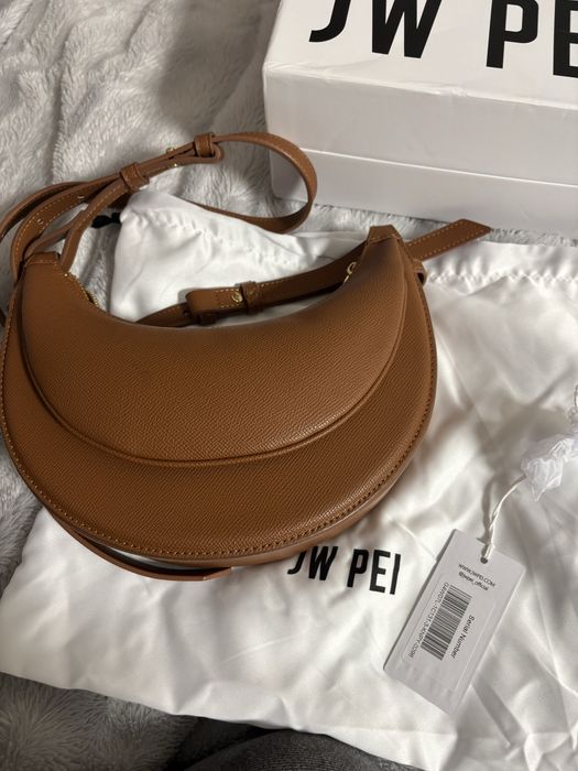 Оригінальна сумка JW PEI Sharon Crossbody Bag коричневого кольору