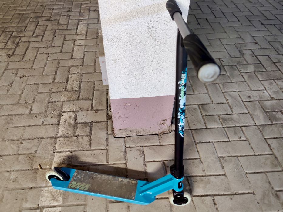 Hulajnoga wyczynowa rampa pump track Decathlon oxelo