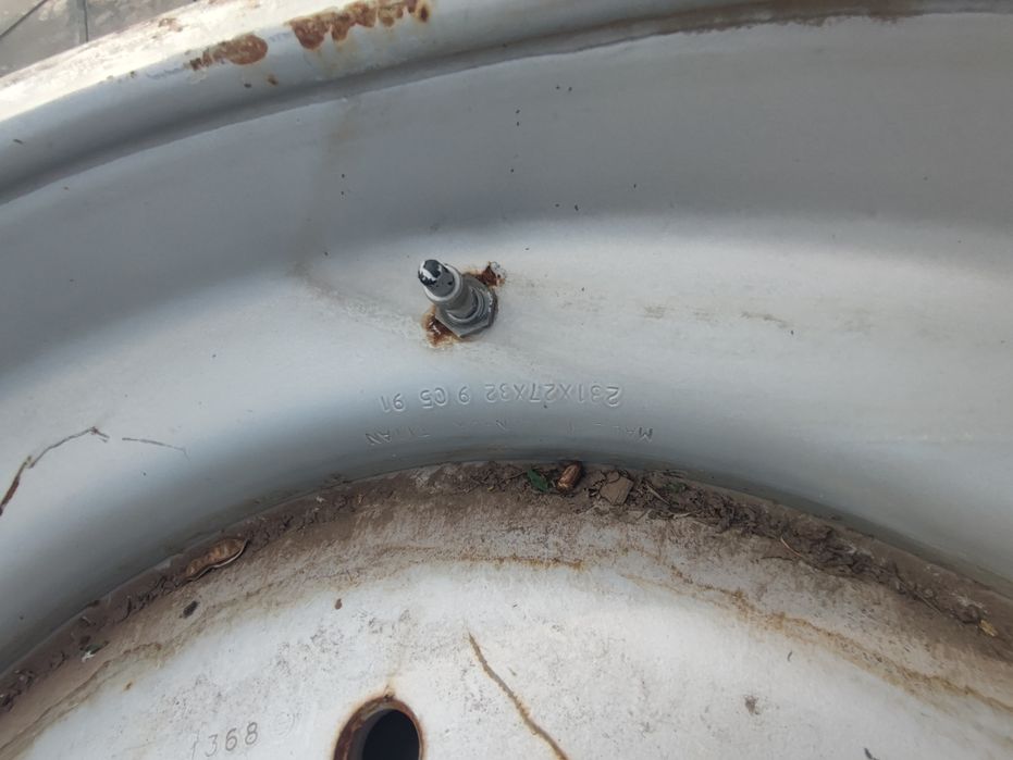 opona ,felga 237x27x32 oryginał Titan 27x32