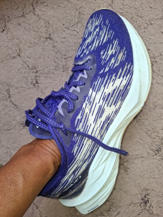 Asics Novablast 3 buty sportowe, do biegania  40