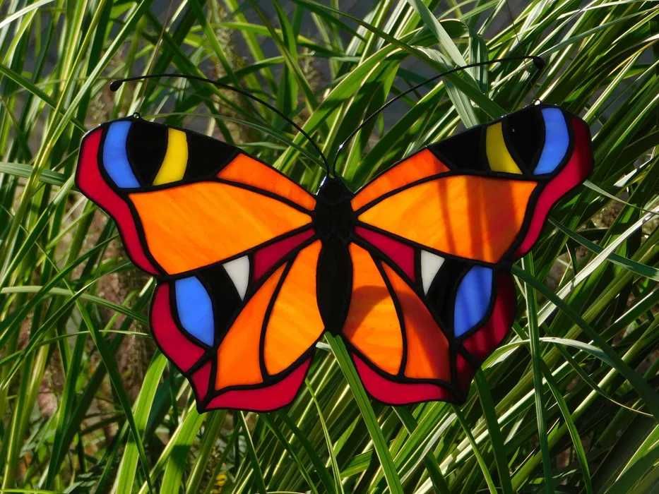 Motyl witrażowy słoneczny