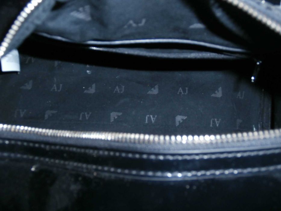Armani Jeans kuferek torebka lakierowana czarna