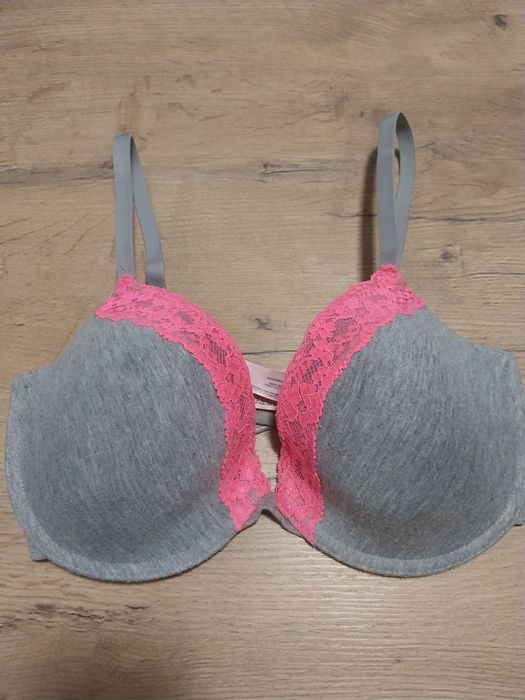 Biustonosz stanik hunkemoller 75E