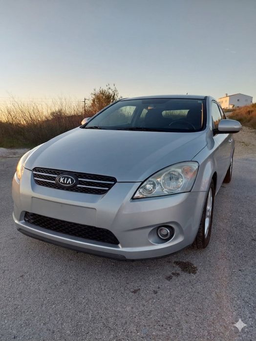 Kia Cee'd 1.4 Gasolina (2010) – 172.000 km – Impecável & Revisão Feita