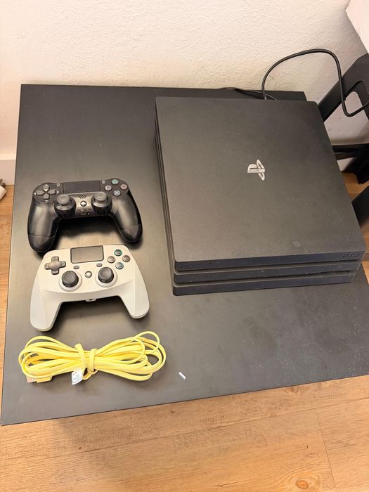 PS4 PRO 1T + prenda
