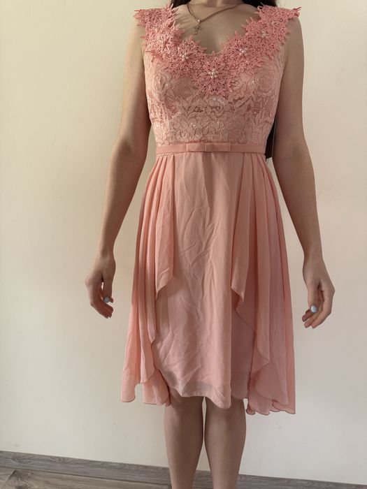 Продам сукню нову ,в красивому ніжному кольорі