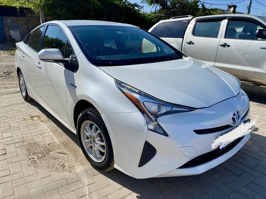 Аренда авто Toyota Prius, Авто в оренду. Аренда Приус.