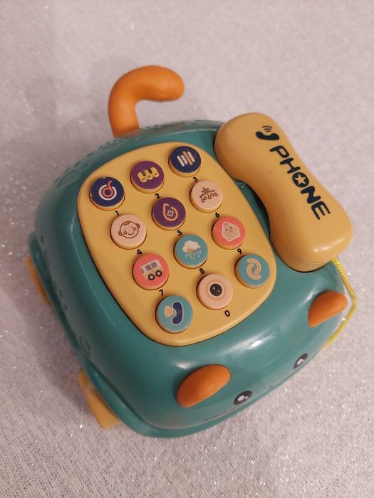 Zabawka - kotek telefon