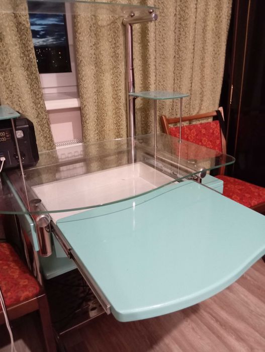 Стіл письмовий, компьюторний