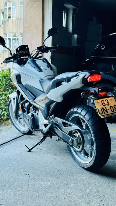 Honda NC750X (2018) – Estado de Nova (1.080 km reais)
