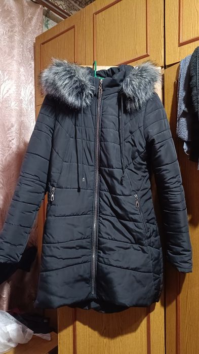 Зимова куртка, чорна