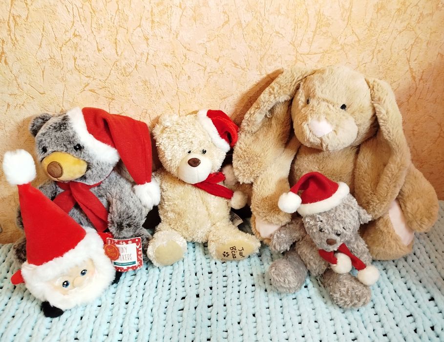 М'які різноманітні іграшки для подарунків