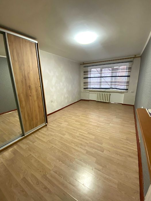 Продаж кімнати з виглядом на ХНУ. Лакомий шматочок на ринку VS