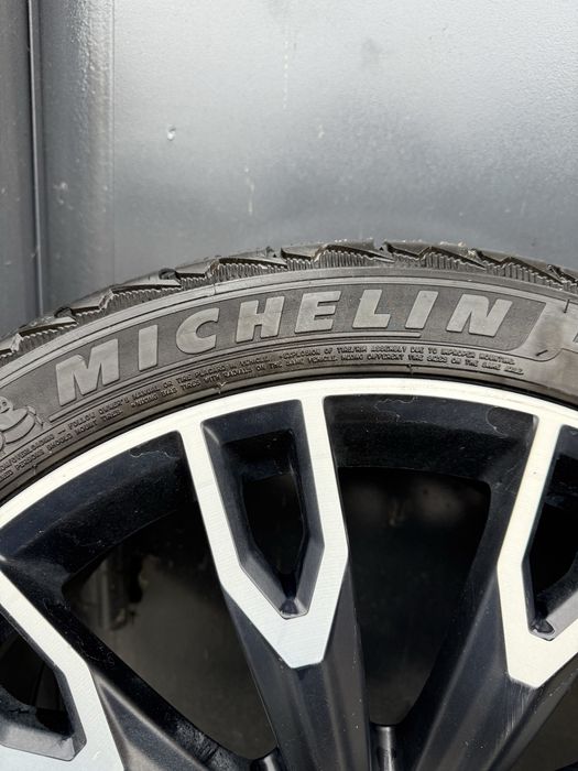 Диски з резиною R21 295/35 Зима