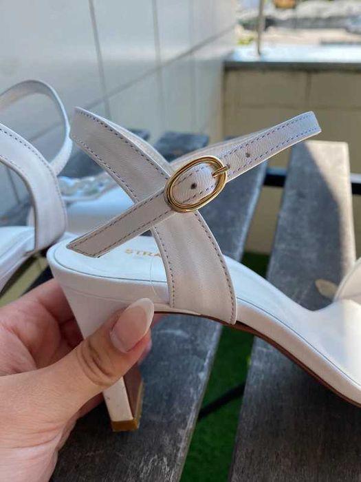 Sandália branca Stradamia