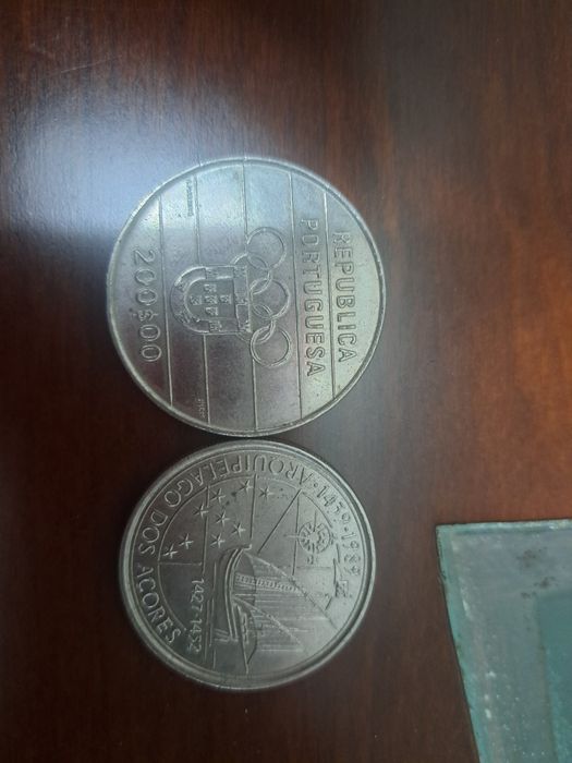 Moeda 200 escudos e moeda Açores