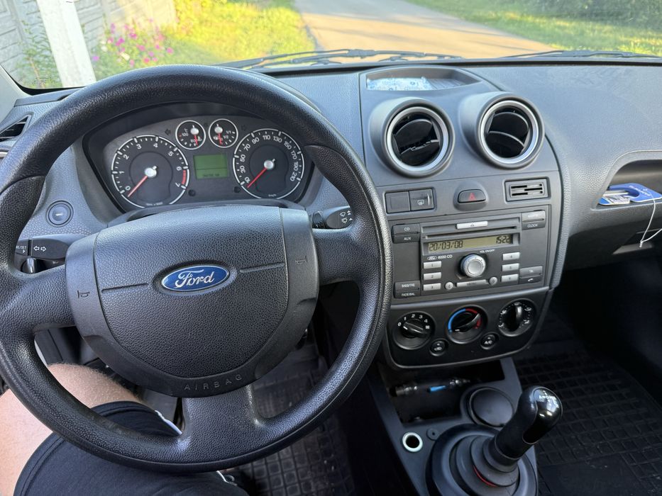 Продам Ford Fiesta 4 ГБО РОБОТ