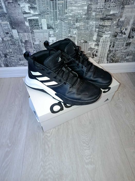 Кросівки кожані адідас