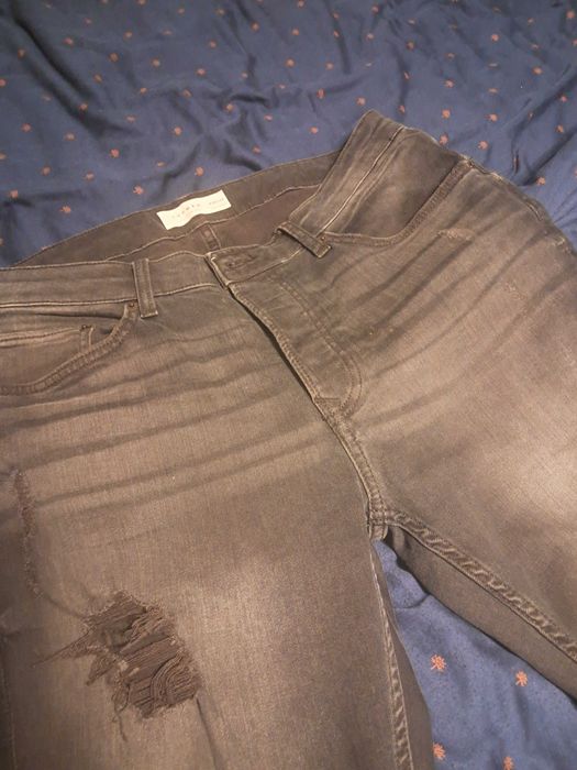 Spodnie męskie dziury