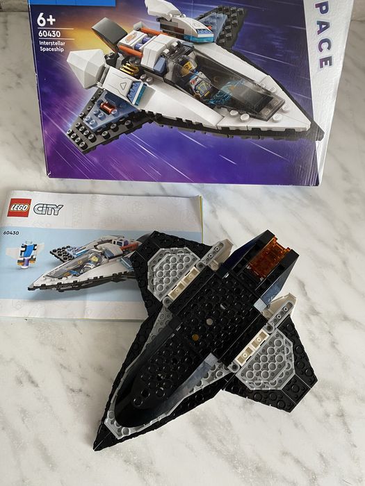 Лего LEGO City Міжзоряний космічний корабель (60430)