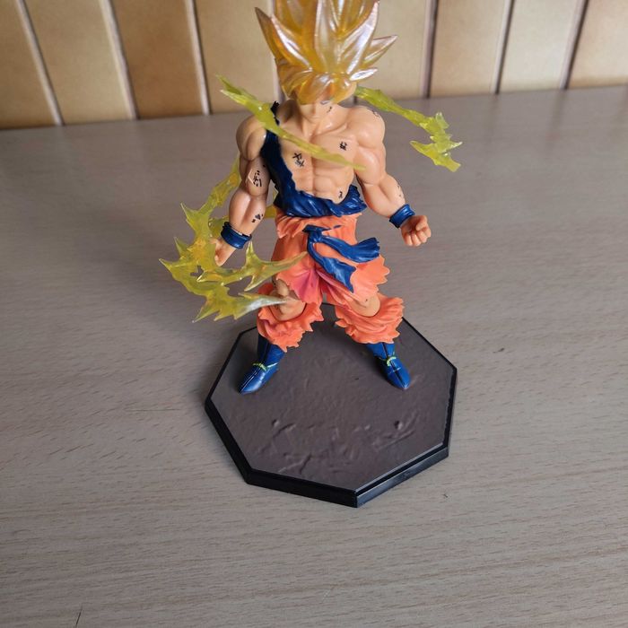 Boneco Figura Son Goku Super Saiyan Dragon Ball