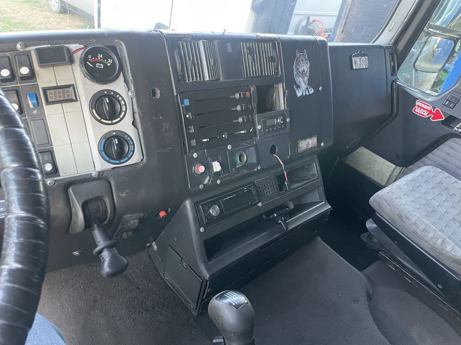 Вантажне авто MAN 19.463